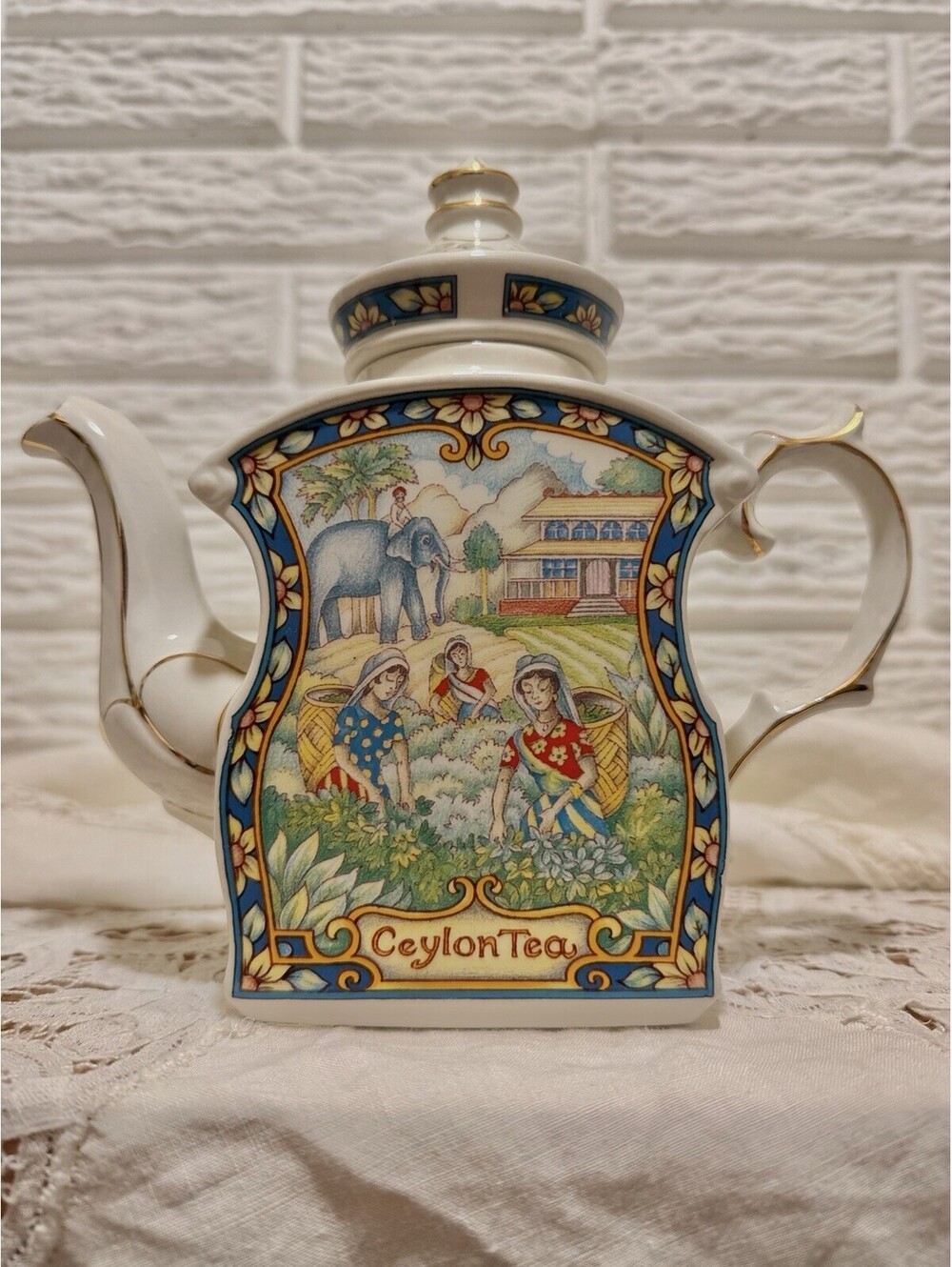 Sadler World of Tea Collection Ceylon Tea Ceramic Teapot w/ Lid, England